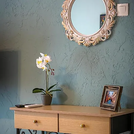 One Salonica Deluxe 2